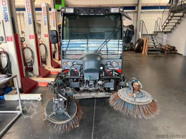 Aangepaste bestelwagen HAKO Citymaster CM 2200 Kehrmaschine 2 m³