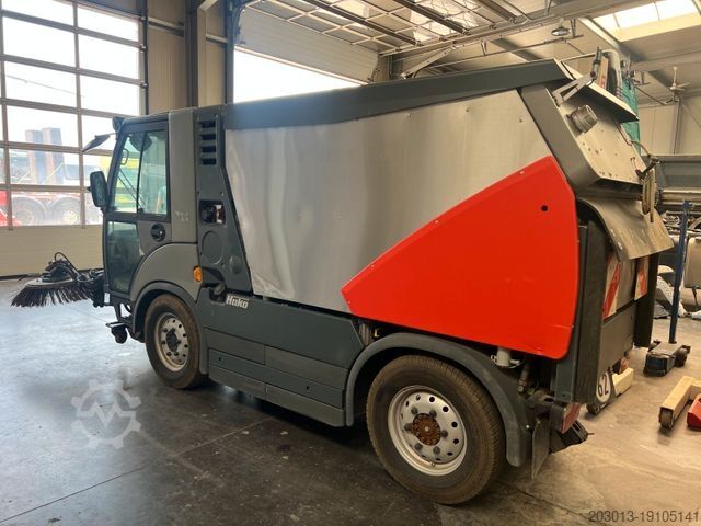 Aangepaste bestelwagen HAKO Citymaster CM 2200 Kehrmaschine 2 m³