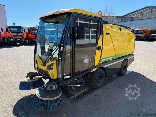 Veegmachine Johnston C202 Kleinkehrmaschine 2 M³ - 6.000 h