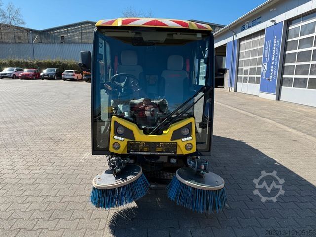 Veegmachine Johnston C202 Kleinkehrmaschine 2 M³ - 6.000 h