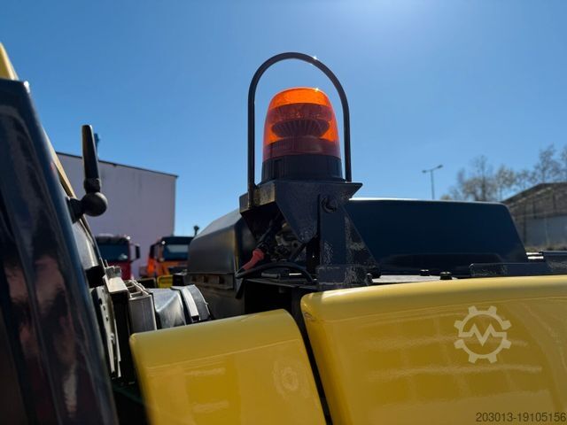 Veegmachine Johnston C202 Kleinkehrmaschine 2 M³ - 6.000 h