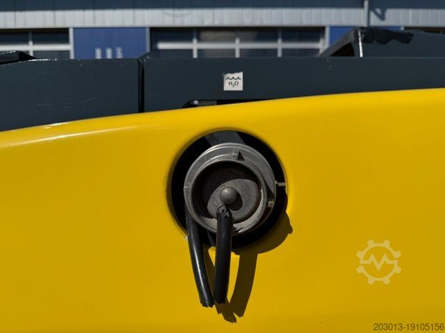 Veegmachine Johnston C202 Kleinkehrmaschine 2 M³ - 6.000 h