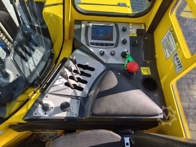 Cargador lateral de cuatro vías Combilift C4500ET