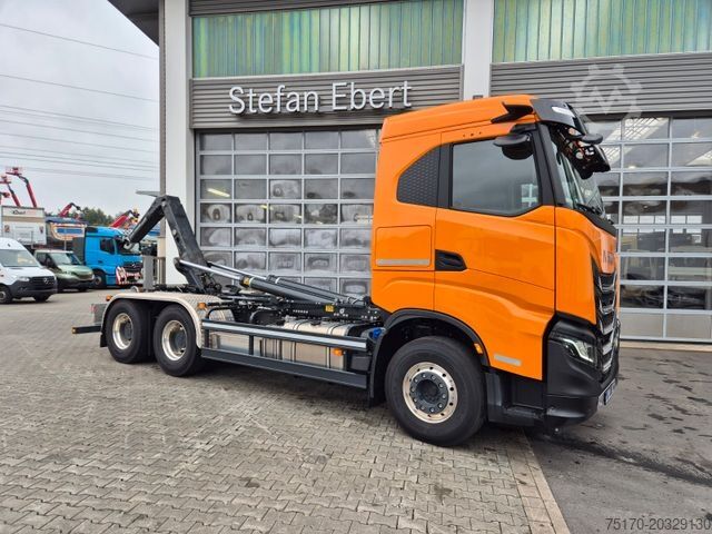 Hákový nosič kontejnerů IVECO AS300X58Z/P HR ON+ 6x4 Meiller RS21.60 Funk AHK