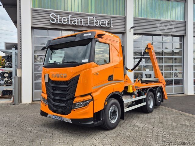 Skip truck IVECO AS280X58Y/ PS ON Hiab FTR18 Funk AHK Bett Cam