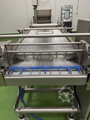 Top specificatie, vrijwel nieuwe lijn voor vormen, paneren en frituren. GEA Complete 600mm forming, coating and frying line