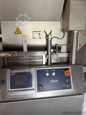 Zo goed als nieuwe vorm-, coating- en frituurlijn GEA Complete 600mm forming, coating and frying line