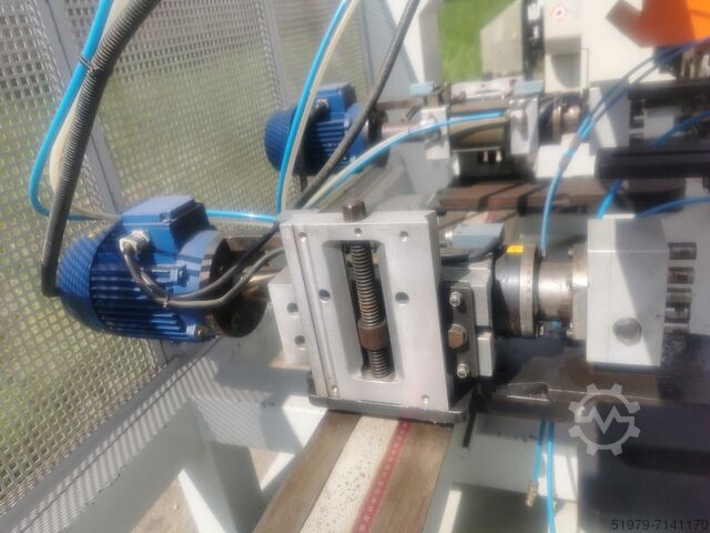 Snijden en boren COMEC FM0V8 2000