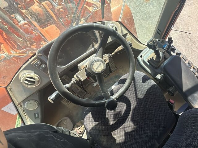 Kolový nakladač Doosan DL250-3