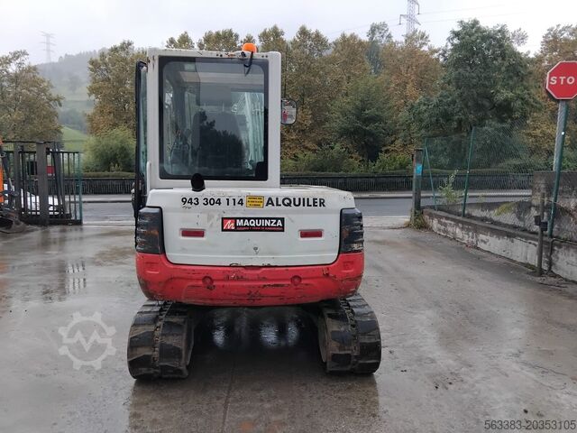 Mini-escavadora Takeuchi TB250