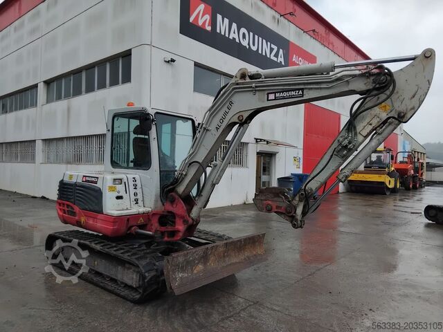 Mini-escavadora Takeuchi TB250