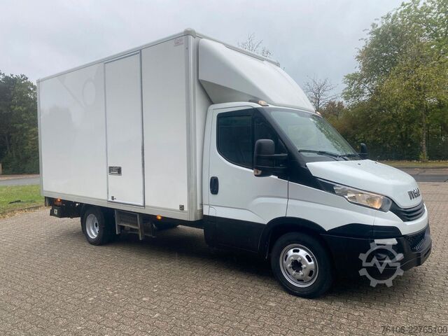 Vrachtwagen met bakwagen IVECO Daily 35C14 Hi-Matic Koffer mit Ladebordwand