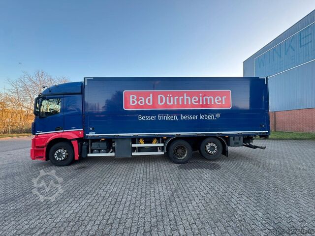 Vrachtwagen met bakwagen MERCEDES-BENZ Actros 2545 6x2 Getränkewagen