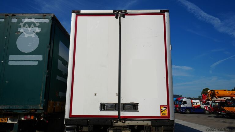 Gekoeld/bevroren transport LAMBERET 3 Axle frigo trailer Carrier Vector 1950 Bi-Temp