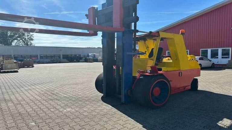 Verschiedene Stube Foerdertechnik GmbH 14 Tonnen Forklift