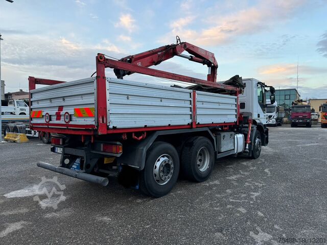 Billenőplatós teherautó IVECO STRALIS 360 RIBALTABILE + GRU 6X2