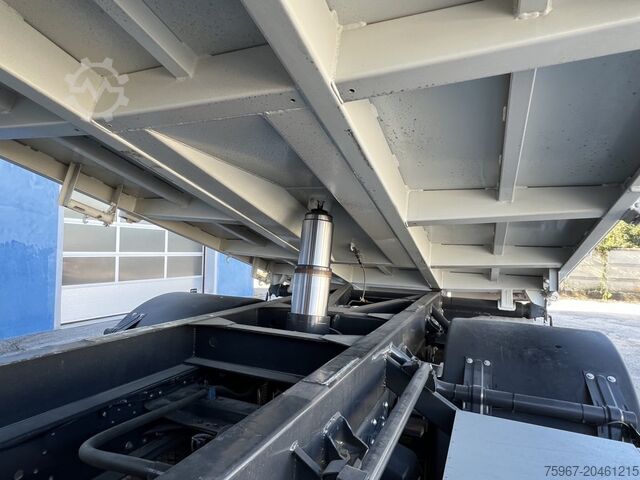 Caminhão basculante de três vias com guindaste Iveco Eurocargo 180-280