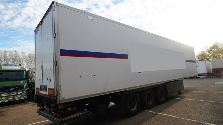 Kühl-/Tiefkühltransport LAMBERET 3 AXLE FRIGO TRAILER WITH CARRIER VECTOR 1950 M...
