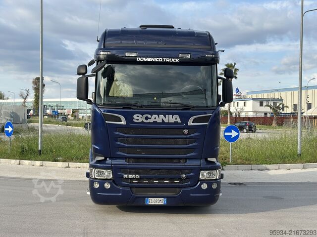 Tractor estándar SCANIA R 560