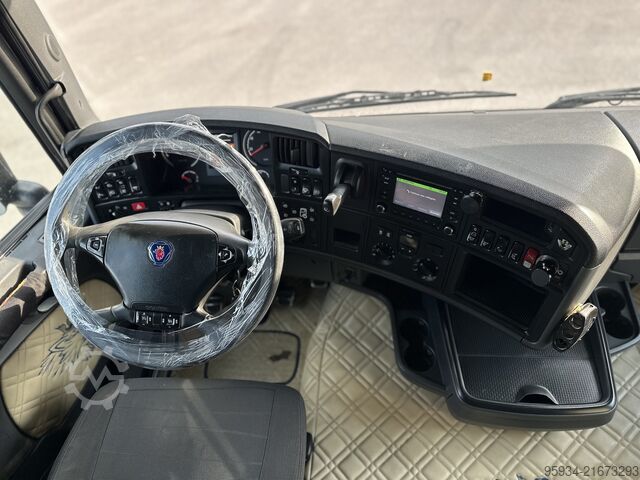 Tractor estándar SCANIA R 560