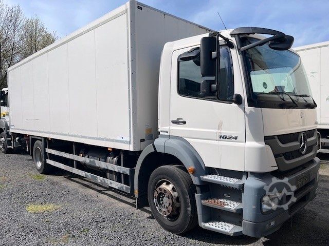 Refrigerated truck MERCEDES-BENZ Axor 1824 Carrier Kühlkoffer 4 x vorhanden