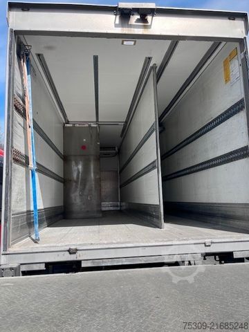 Refrigerated truck MERCEDES-BENZ Axor 1824 Carrier Kühlkoffer 4 x vorhanden