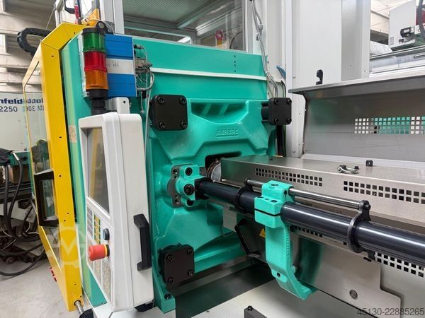 Machine de moulage par injection Arburg 520H 1500-800 e²