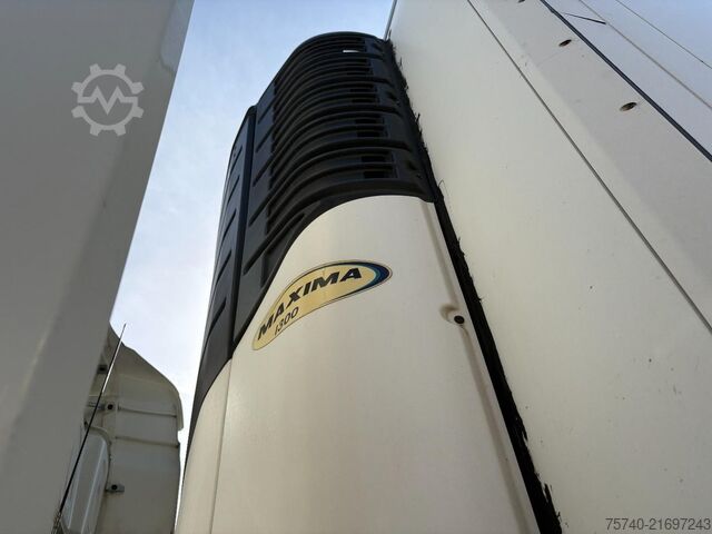 BE semi-trailer Schmitz SKO 18 + STUURAS + LOADLIFT + CARRIER