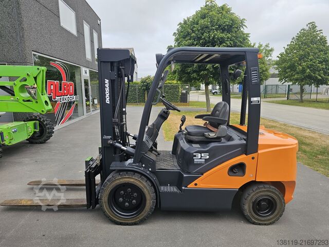 Forklift DOOSAN D35