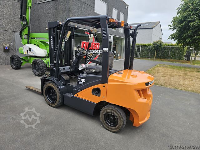 Forklift DOOSAN D35