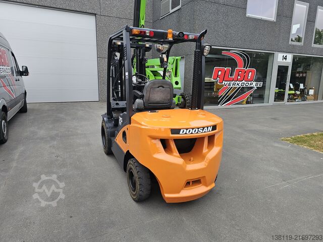 Forklift DOOSAN D35