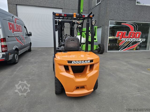 Forklift DOOSAN D35
