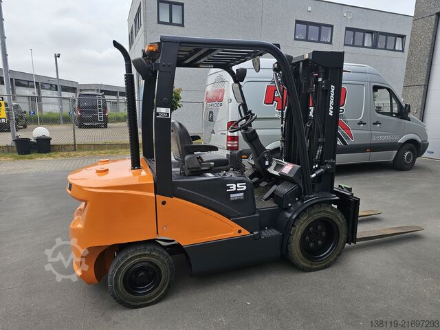 Forklift DOOSAN D35