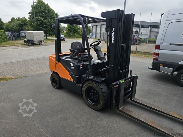 Forklift DOOSAN D35