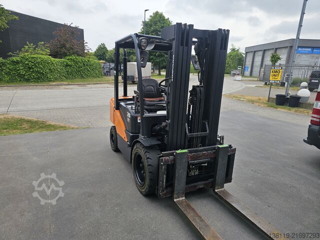 Forklift DOOSAN D35