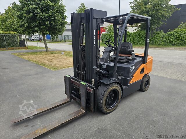 Forklift DOOSAN D35