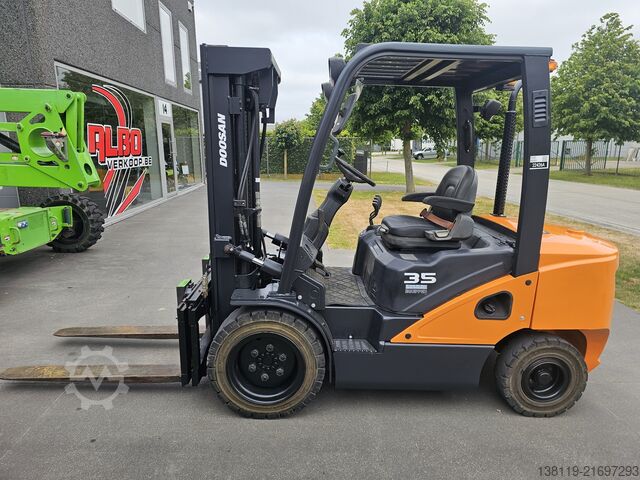 Forklift DOOSAN D35