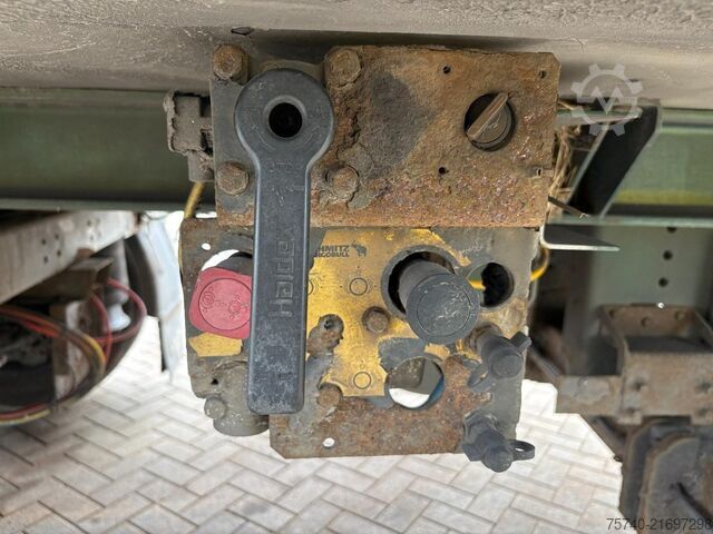 Transport frigorifique Schmitz 2 axles + STUURAS + LOADLIFT + CARRIER MAXIMA 1300