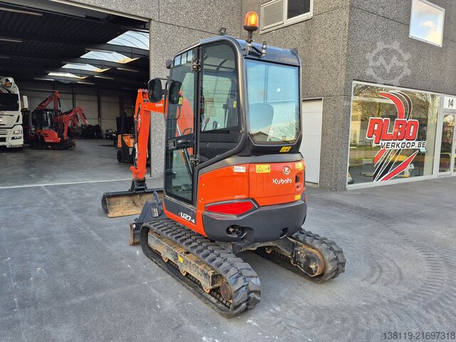 Mini excavator Kubota u27-4