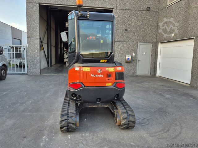 Mini excavator Kubota u27-4