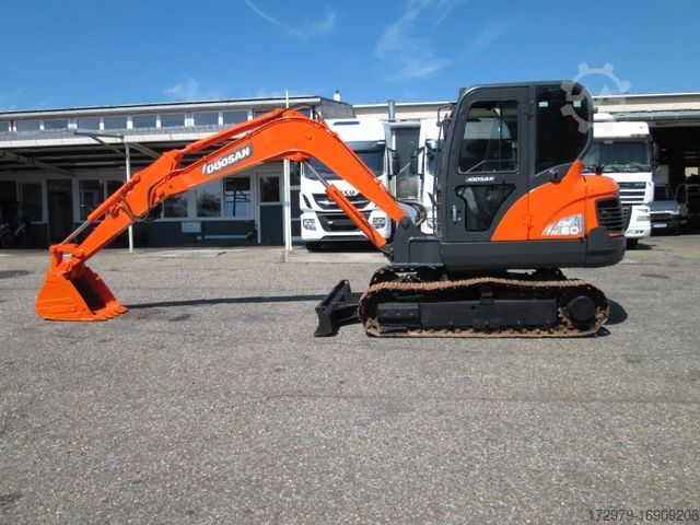 Minigraafmachine DOOSAN DX60*38 KW*YANMAR MOTOR*