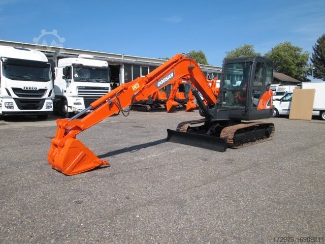 Rupsgraver DOOSAN DX60*38 KW*YANMAR MOTOR*