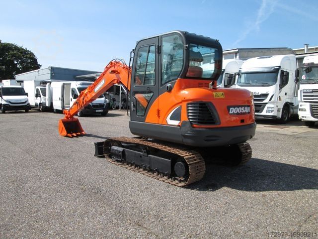 Rupsgraver DOOSAN DX60*38 KW*YANMAR MOTOR*