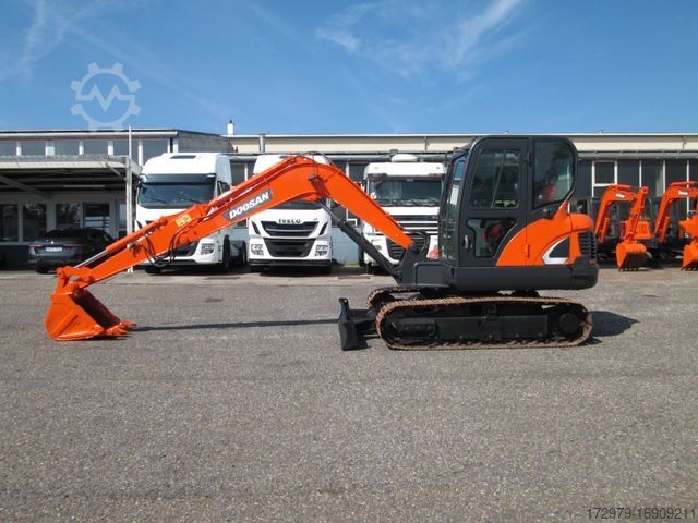 Rupsgraver DOOSAN DX60*38 KW*YANMAR MOTOR*