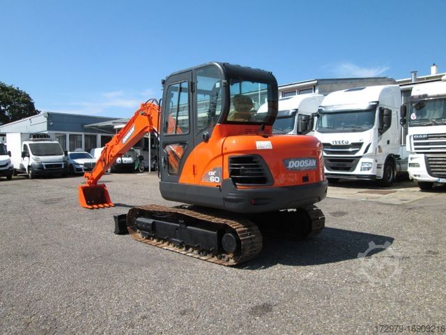 Minigraafmachine DOOSAN DX60*38 KW*YANMAR MOTOR*