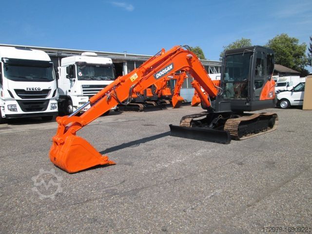 Excavator pe şenile DOOSAN DX60*38 KW*YANMAR MOTOR*