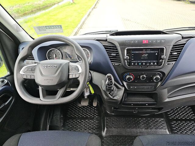 Suitcase IVECO DAILY 35C14 Platform Cabine XXL!
