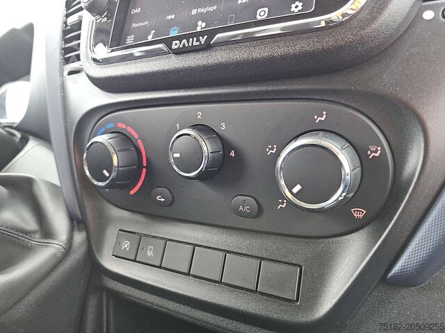 Suitcase IVECO DAILY 35C14 Platform Cabine XXL!