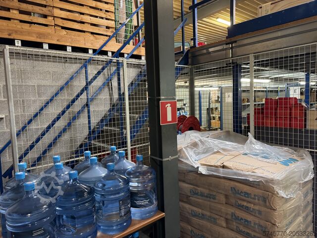 Demontabel opslagplatform