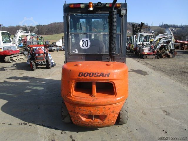 Carrello elevatore diesel Doosan D35C-5 Triplex-FH 4,9m + Seitenschieber